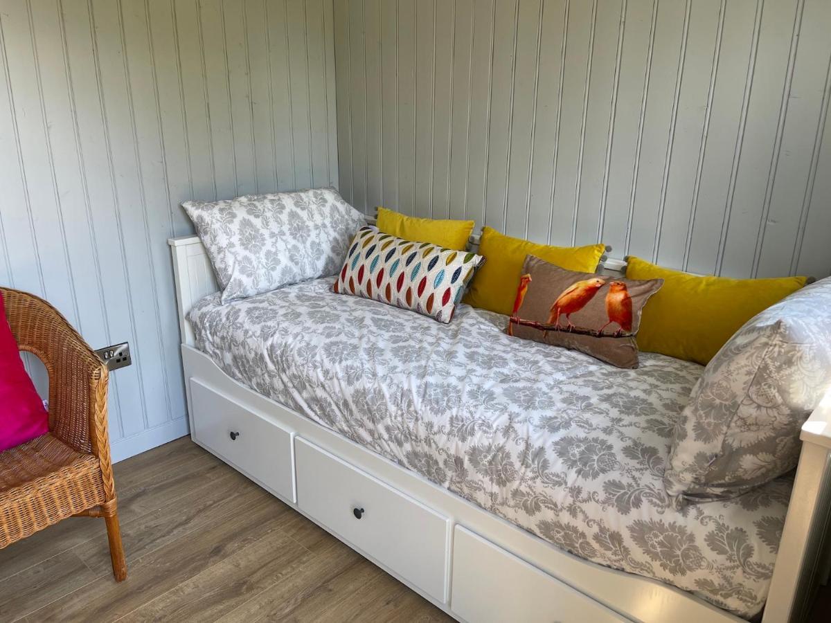Lilac Hut Shepherds Hut Kilkenny Exterior photo